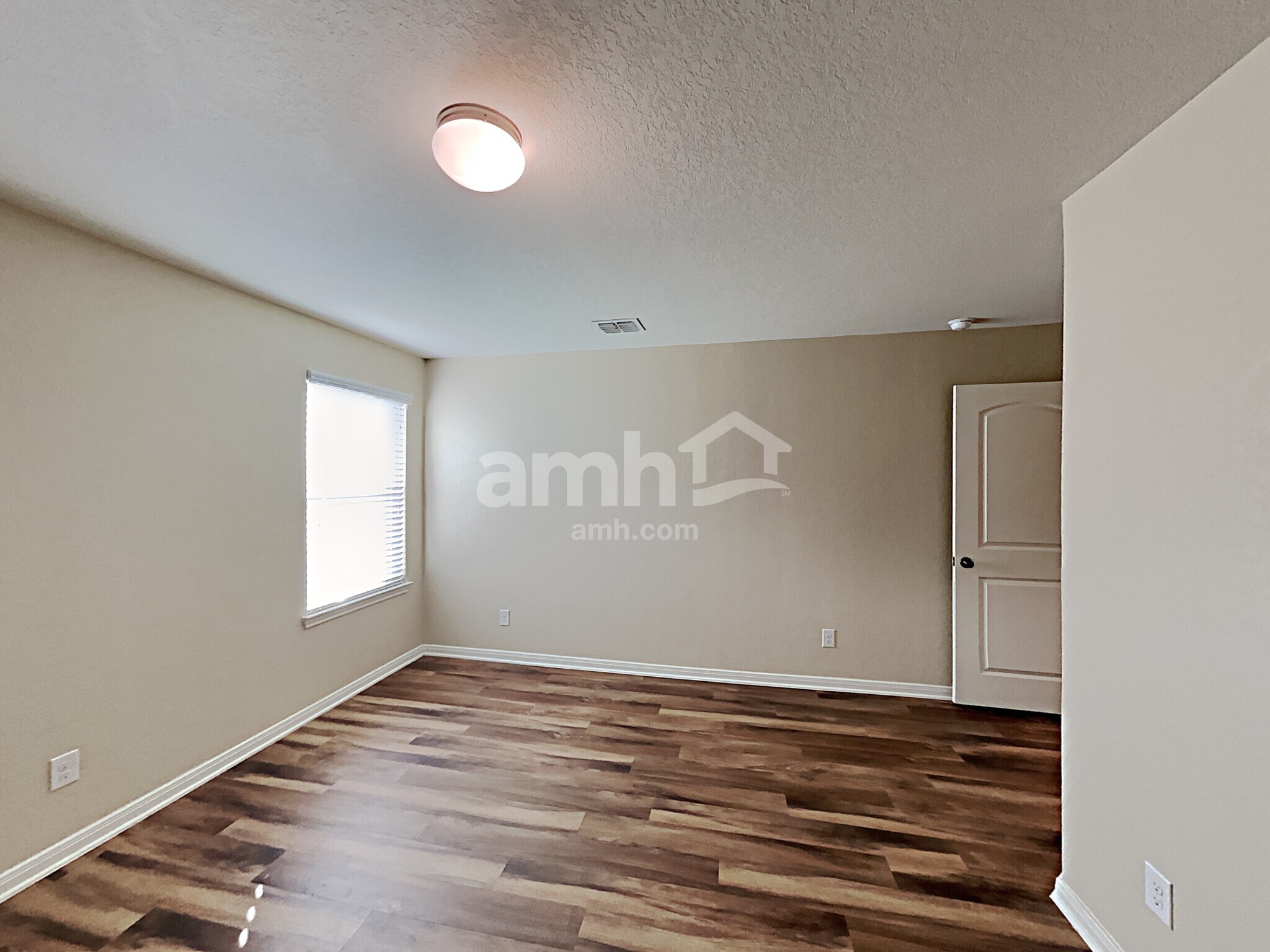 Building Photo - 12230 Commander Dr