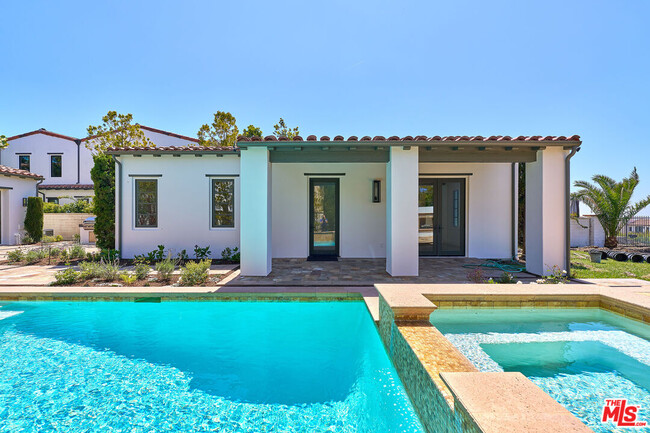 Building Photo - 9 Coral Cay