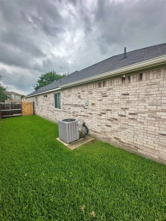 Building Photo - 1039 N Teal Estates Cir