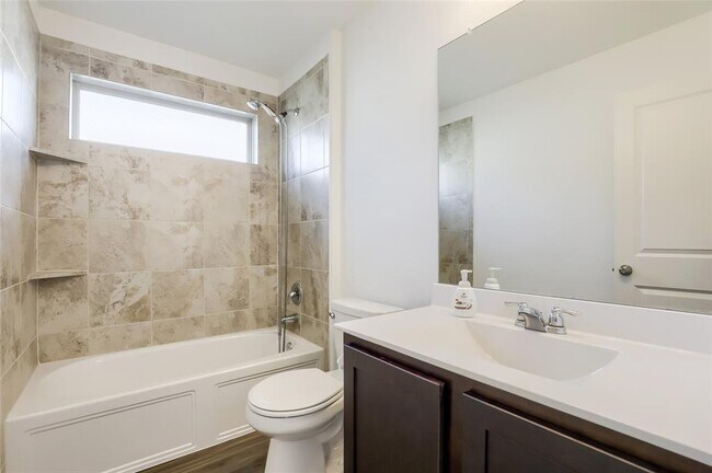 Building Photo - 309 Colthorpe Ln