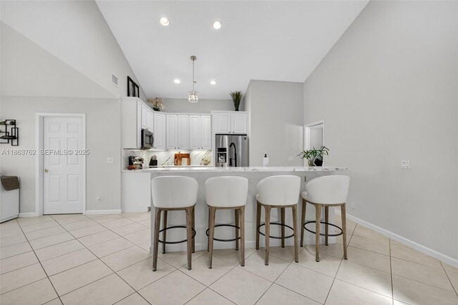 Building Photo - 15 Balfour Rd E