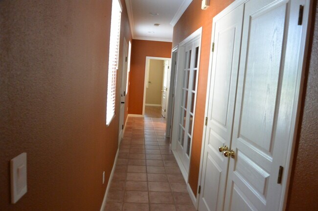 Building Photo - Beautiful Home in great North West Visalia neighborhood across from Soroptomist Park with Yard care