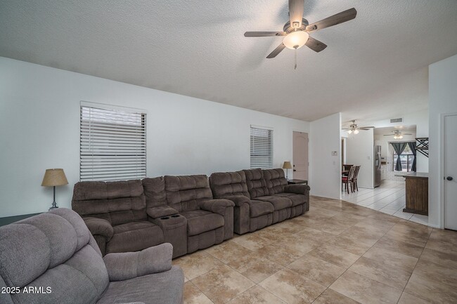 Building Photo - 6450 W Lawrence Ln