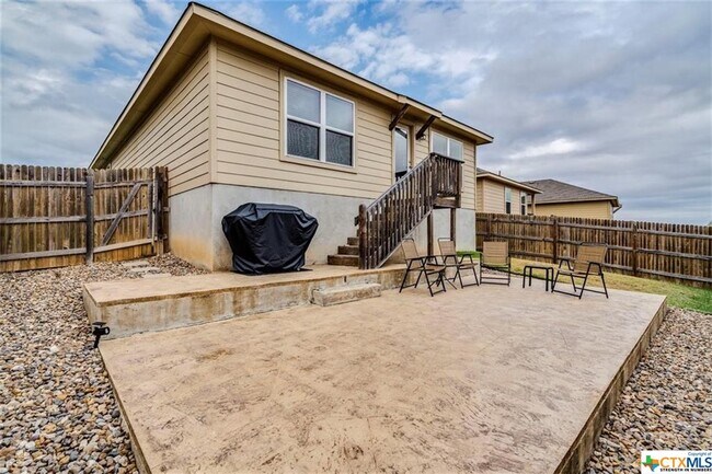 Building Photo - 174 Lake Gln