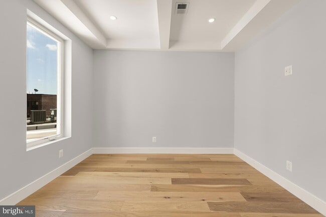 Building Photo - 3215 Mt Pleasant St NW