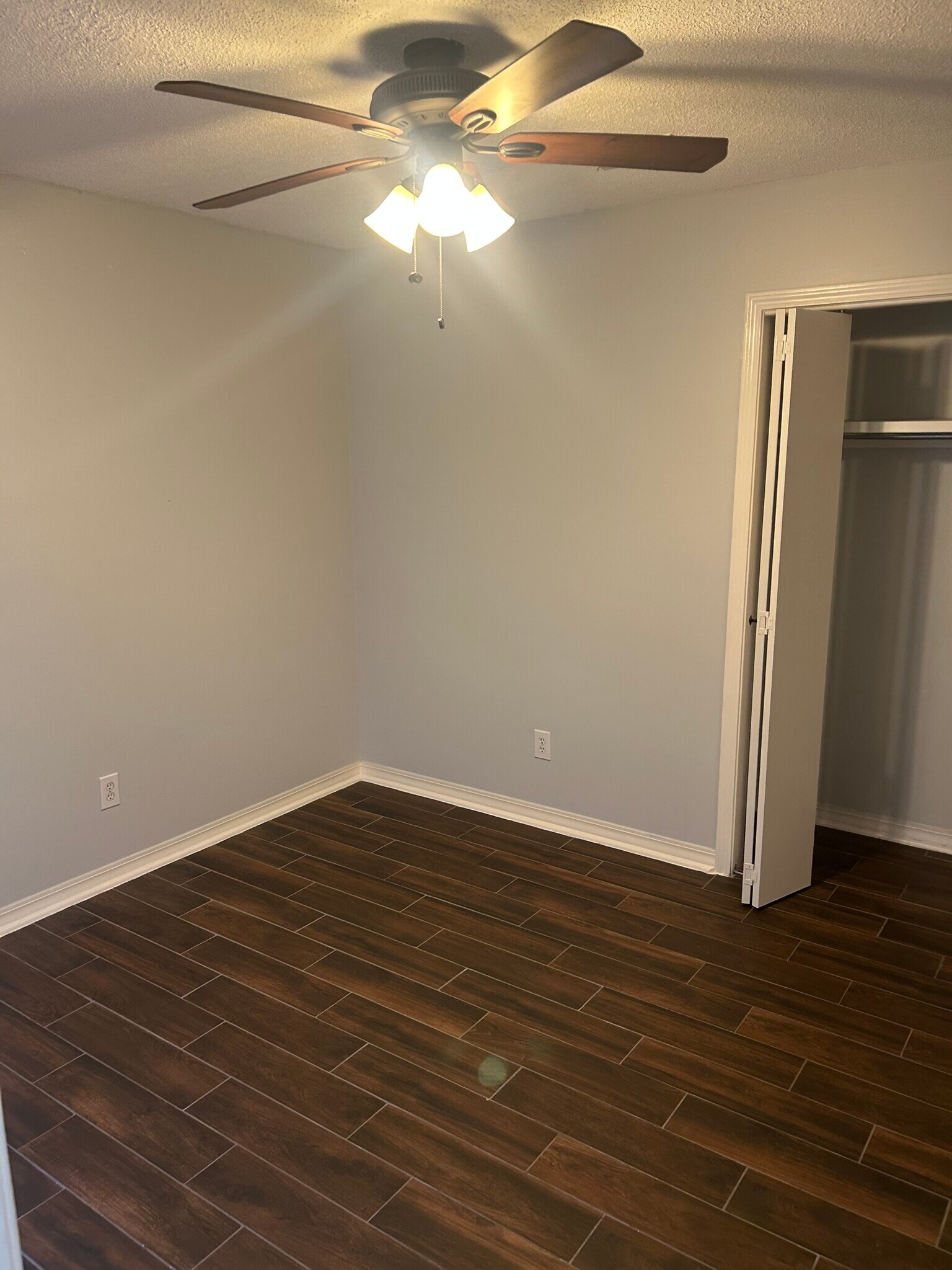 Building Photo - 957 Rustwood Dr