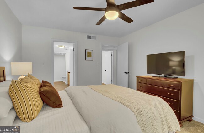 Building Photo - 12 Vista Square NW