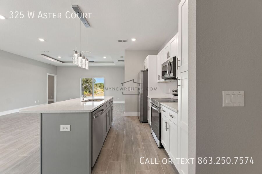 Building Photo - 325 W Aster Ct