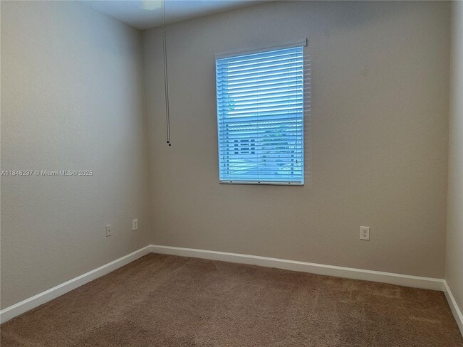 Building Photo - 9232 SW 170th Ave