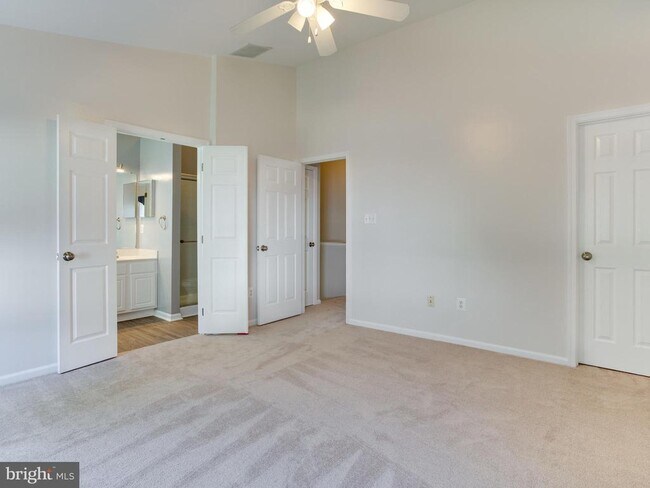 Building Photo - 6704 Dorothy Giles Ct