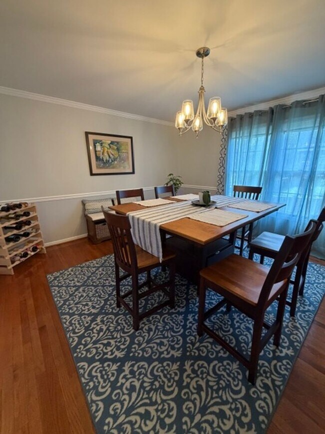 Building Photo - SPACIOUS SF HOME IN GERMANTOWN