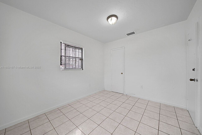 Building Photo - Northwest 36th Avenue, Miami Gardens, FL 33056 - 3 BR 1 BA single-family home