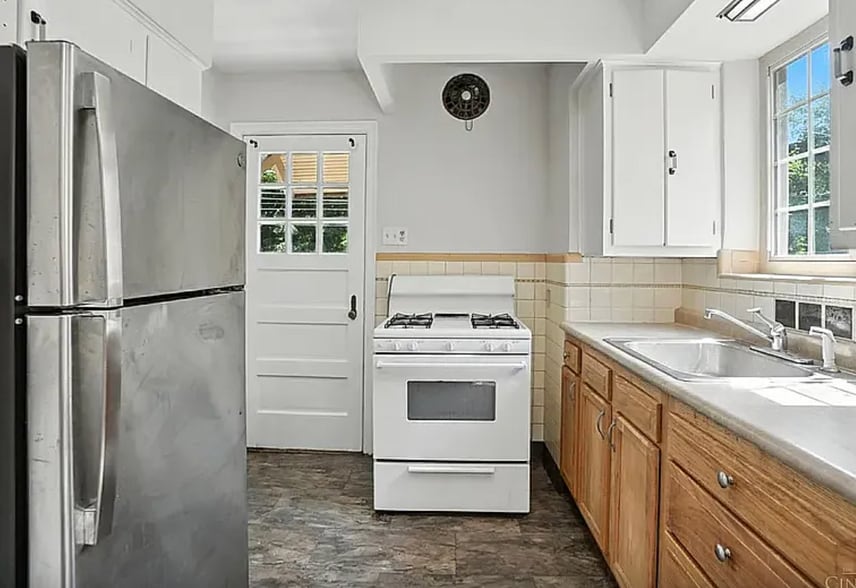 Building Photo - 6256 Rogers Park Pl