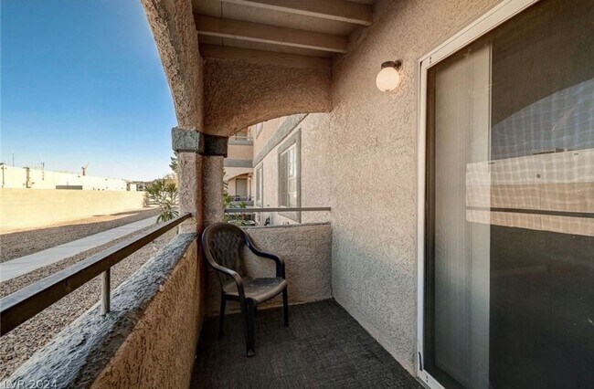 Building Photo - Two Bedroom Condo