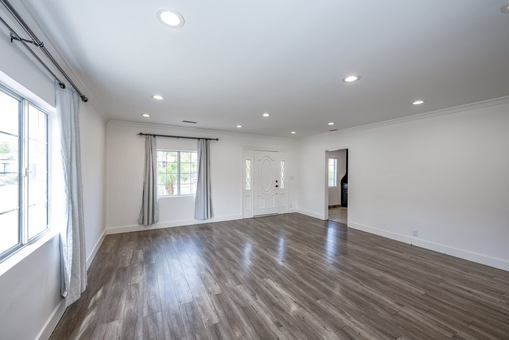Building Photo - 6506 Teesdale Ave