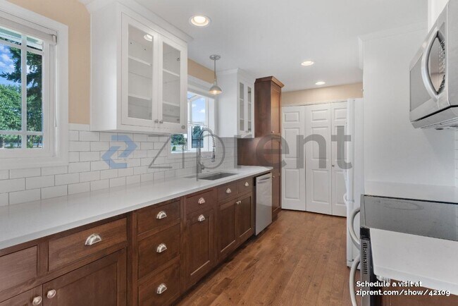 Building Photo - 19032 86th Ave NE