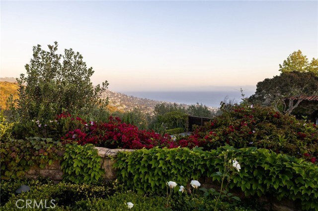 Building Photo - 1302 Skyline Dr