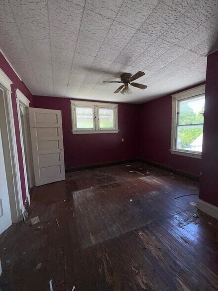 Building Photo - 2118 Rosebud Ave