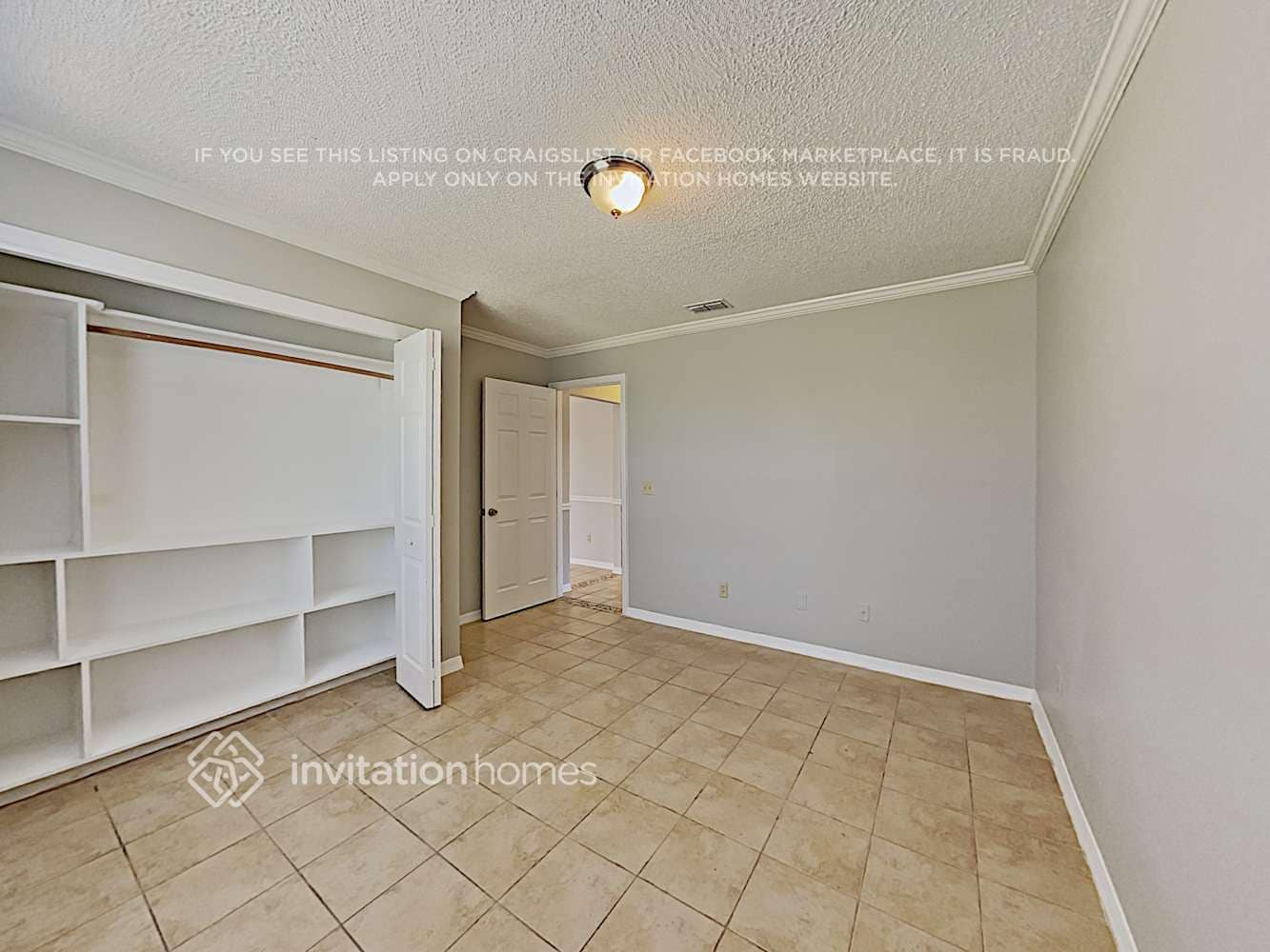 Building Photo - 2463 Twin Springs Dr N