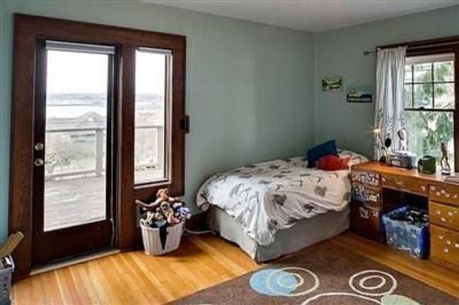 Building Photo - September Pre-lease - 6Bd/3Ba