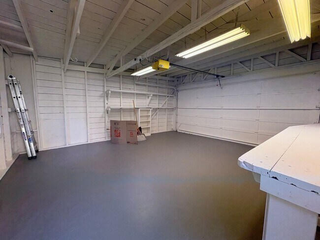 Building Photo - Mediterranean Bungalow in Community Center...