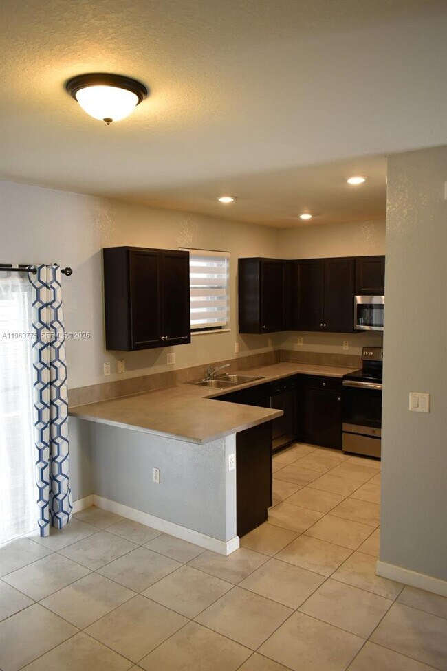 Building Photo - 3392 SE 1st St