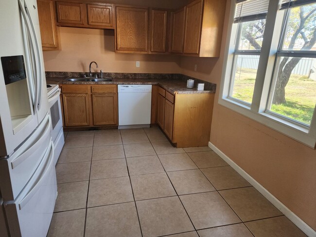 Building Photo - 2908 La Fonda Rd