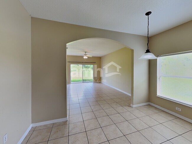 Building Photo - 3112 Dasha Palm Dr