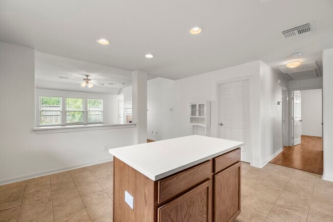 Building Photo - 3211 Falcon Trail Dr