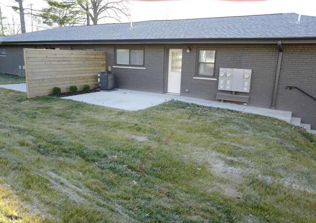 Building Photo - 818 Francis Pl