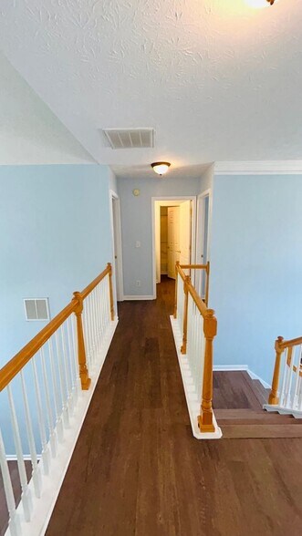 Building Photo - 1818 Pinehurst View Ct SW