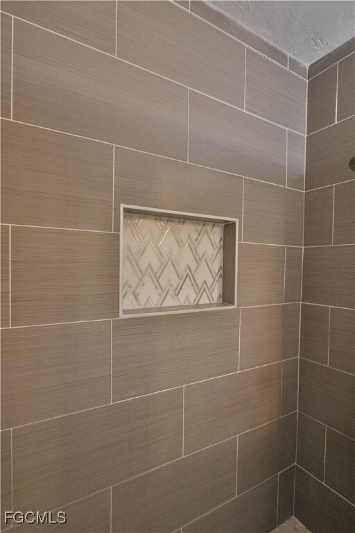 Building Photo - 305 Bougainvillea Rd W