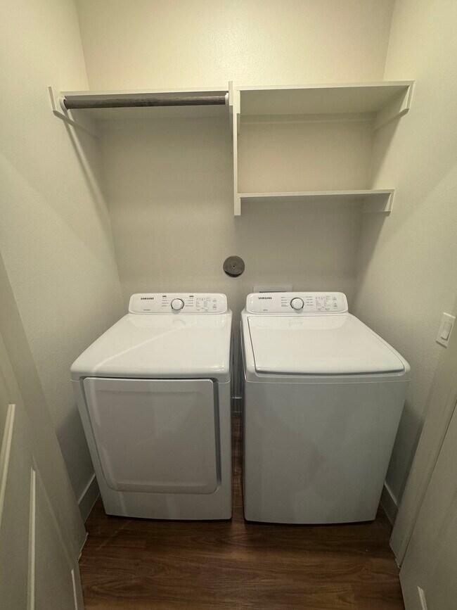 Building Photo - 615 E Foster Crossing Rd