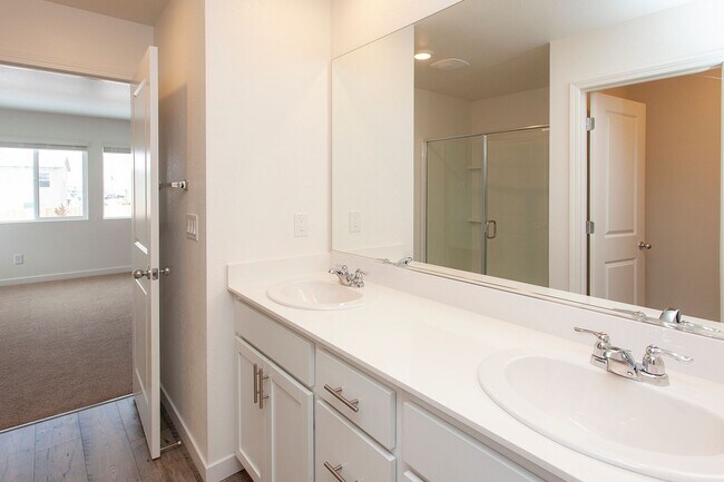 Building Photo - 436 Summer Triangle