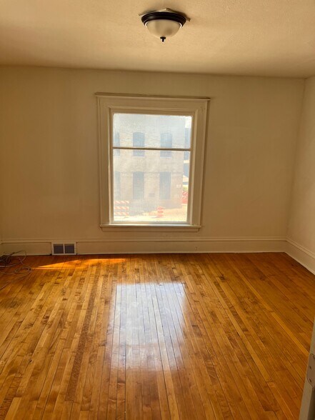Building Photo - 120 S Blair St