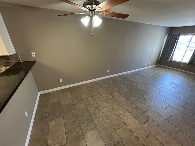 Building Photo - COMPLETED REMODELED 3 BEDROOM, SINGLE STOR...