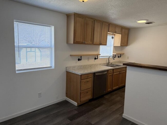 Building Photo - 406 Anderson Dr