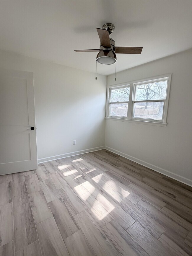 Building Photo - 5136 Warfield Dr