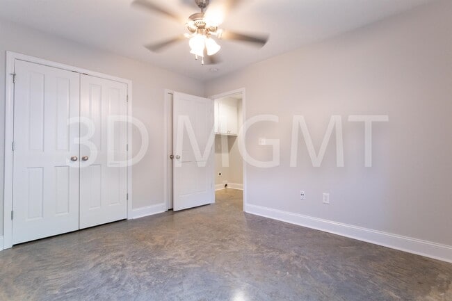 Building Photo - 105 Wedgewood Cr