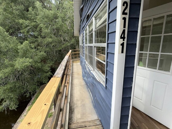 Building Photo - 2141 E Camp N Comfort Ln