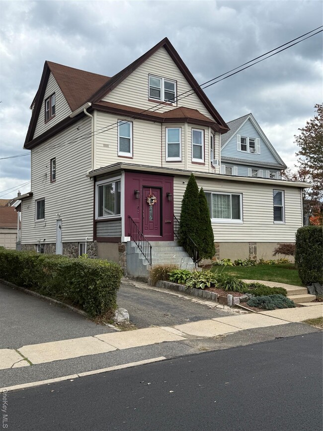 Primary Photo - 51 Mt Joy Pl