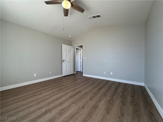 Building Photo - 6987 Wineberry Dr