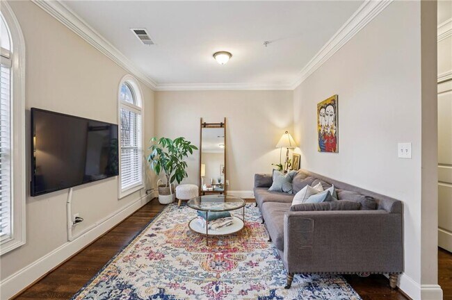 Building Photo - 305 Le Gran Bend