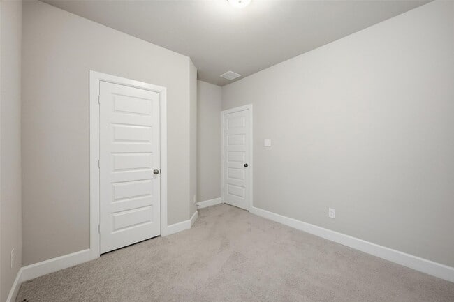 Building Photo - 1620 Mcdougall Crk