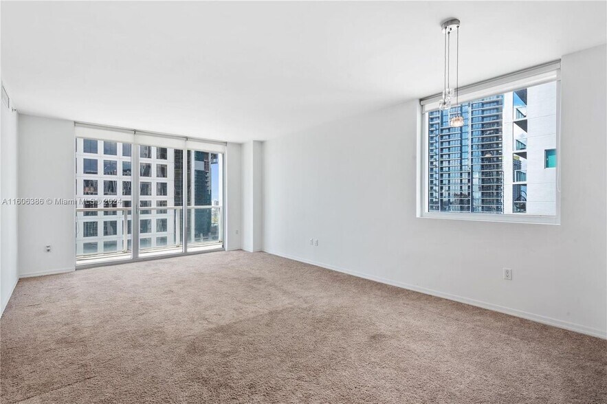 Building Photo - 500 Brickell Ave