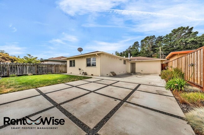 Building Photo - 338 Arbor Dr