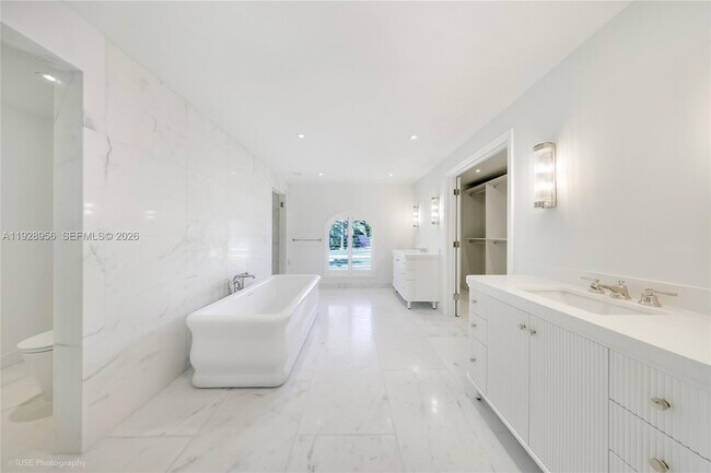 Building Photo - 55 Lagorce Cir