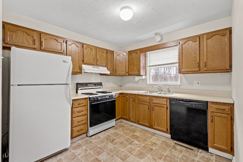 Building Photo - 159 Londonderry Dr