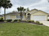 Building Photo - You'll love this charming 3/2/2 home in th...