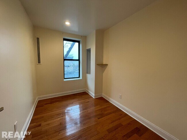 Building Photo - 1520 Saint Nicholas Avenue